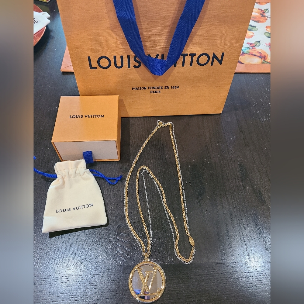 Louis Vuitton Louise Chain M64281